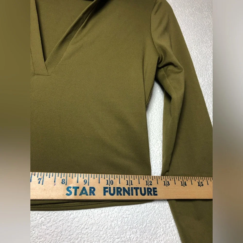 Babaton Olive Collared V-Neck Long-Sleeve Crop Top